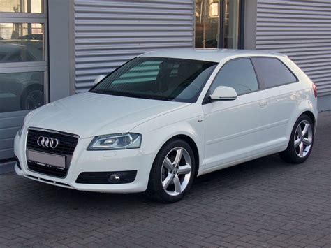 Зачем подключать флешку в Audi A3 и какие преимущества это дает