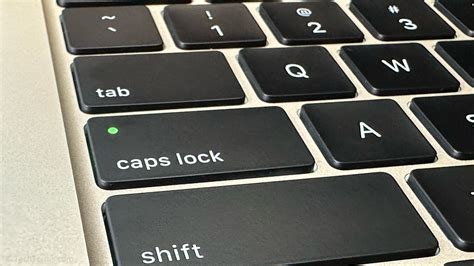 Использование Caps Lock