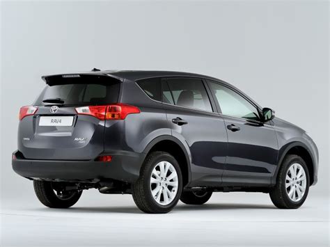 Особенности управления гибридным автомобилем Toyota RAV4