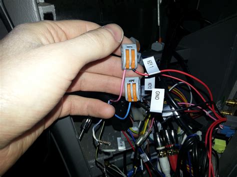 Проверьте наличие USB порта на магнитоле
