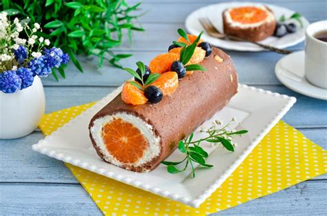 Рецепт 3: Рулет из творога с изюмом